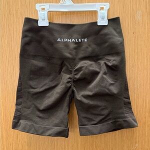 Alphalete Amplify Contour Short 5" - Cashmere